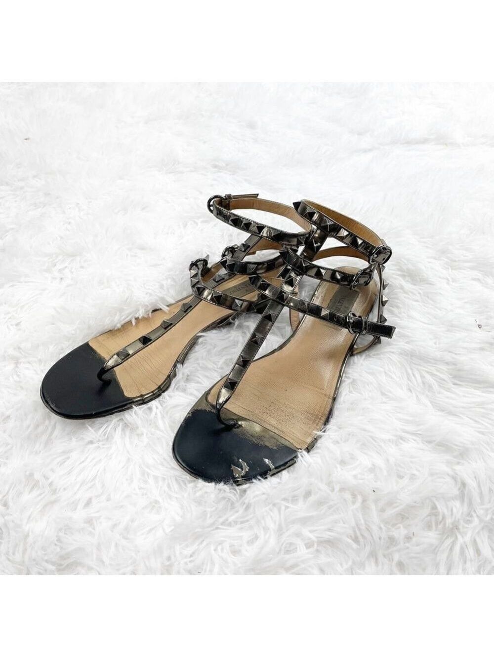 Valentino Garavani Rockstud Ankle Strap Gladiator Leather Thong Sandals